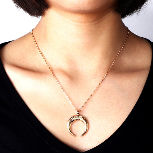 Moon horn necklace